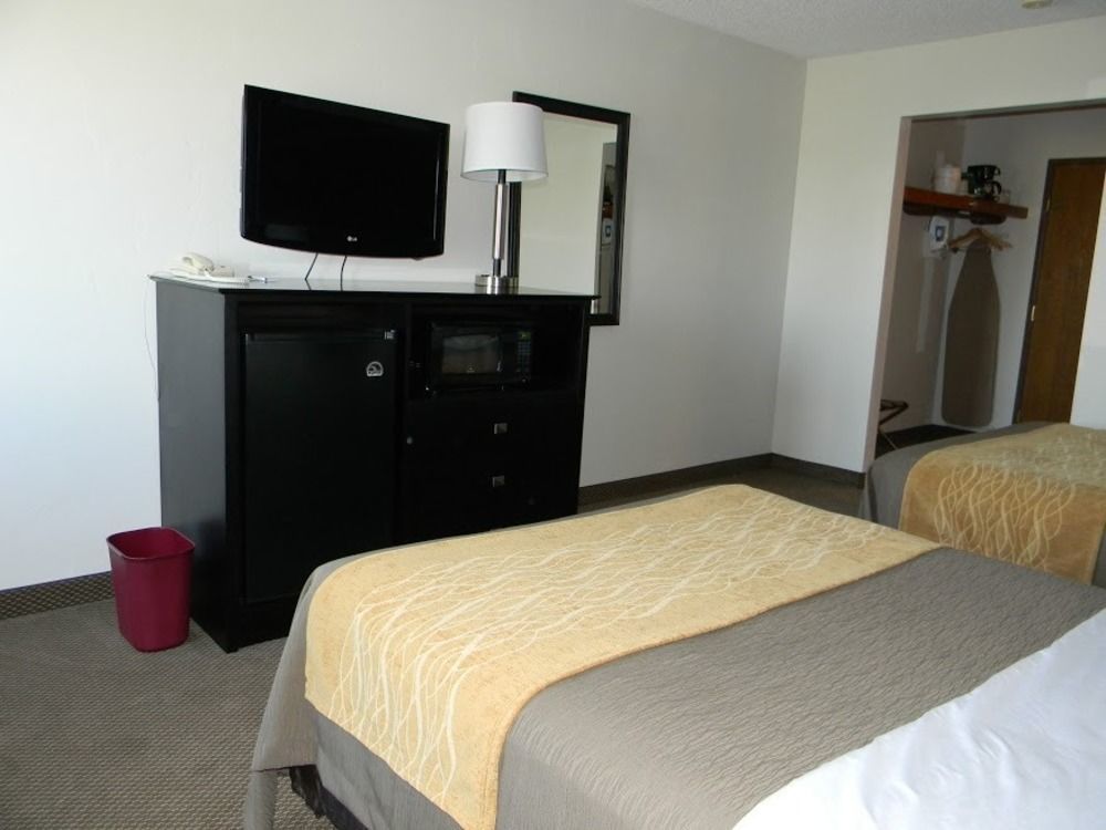 Boarders Inn & Suites By Cobblestone Hotels - Munising Wetmore ภายนอก รูปภาพ